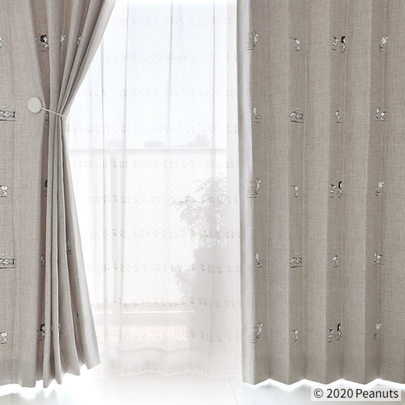 カーテン スミノエ ピーナッツ レースカーテンセット スヌーピーと仲間たちが 追いかけっこをしてるデザインの遮光カーテン おススメのコーディネートセットレース ラン ラン ラン コーディネートセット 1 5倍ヒダ 2つ山 縫製 代引き不可