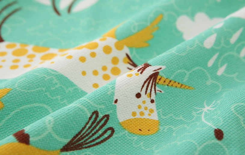 遮熱保温 キッズカーテン アレルgプラス加工済み ユニコーンや蝶が楽しそうに飛び回るおとぎ話をイメージしたキッズカーテン ユニコーン グリーン 代引き不可 1cm刻みのカーテン パーフェクトスペースカーテン館