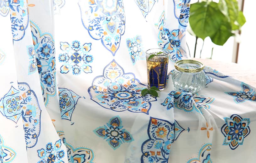カーテン UVカット ブルーとイエローのコントラストが美しいモロッコ 