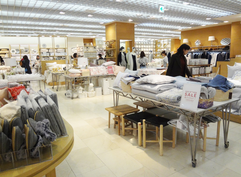 第9回 青山インテリアショップ紹介 世界に約400店舗 Zara Home Aoyama ザラホーム アオヤマ One Life パーフェクトスペースカーテン館