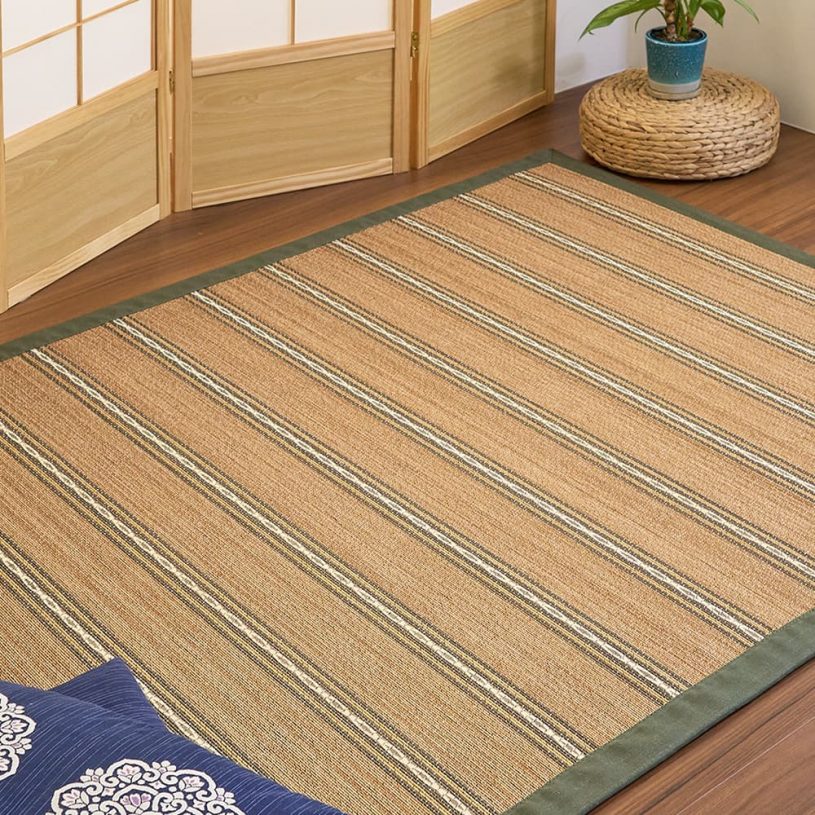 色糸による繊細なデザインが目を惹くバンブーラグ